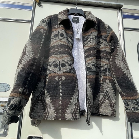 Cozy tribal pattern Cotton on Garments zip up jacket with tags M - Picture 5 of 5